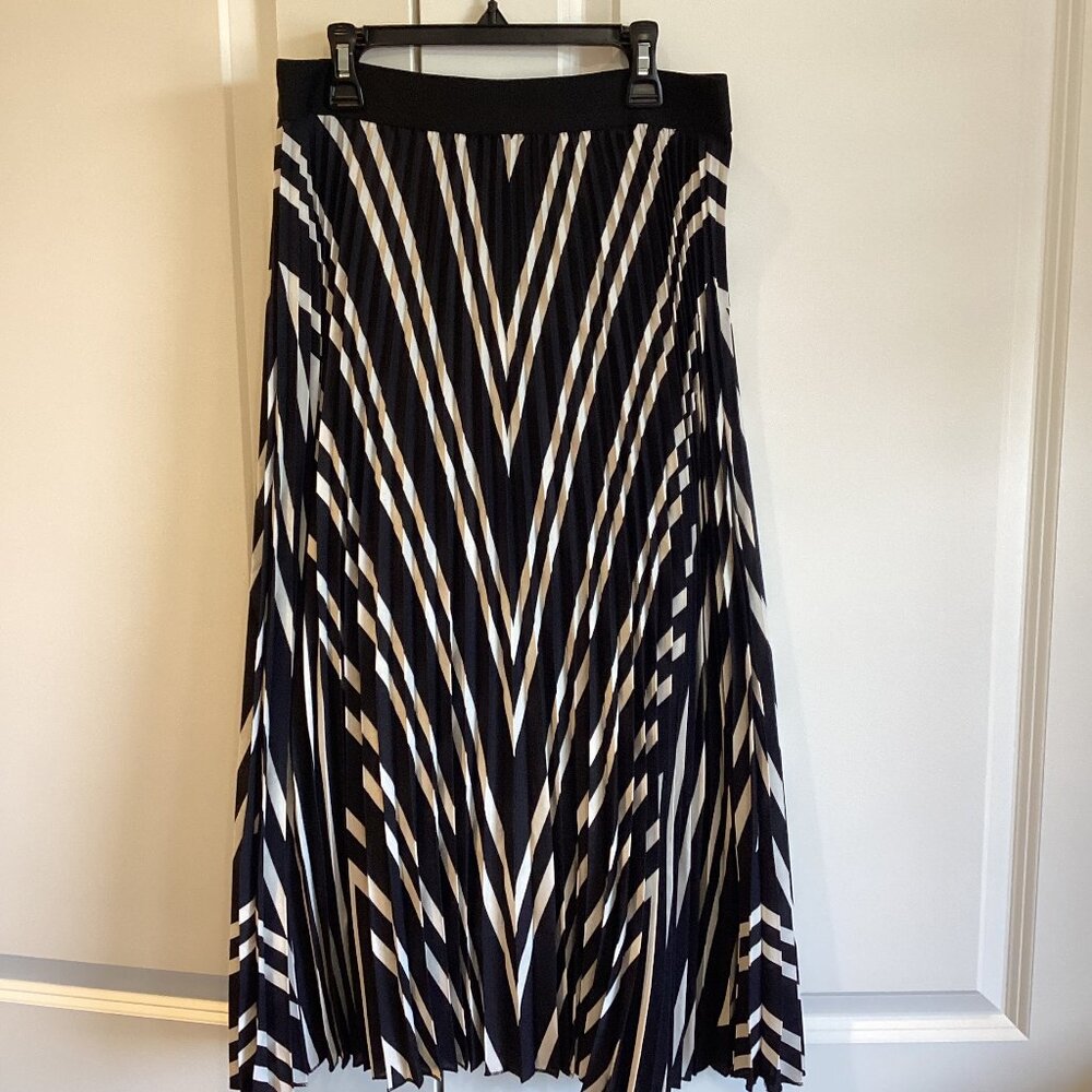 H&M Pleated Skirt